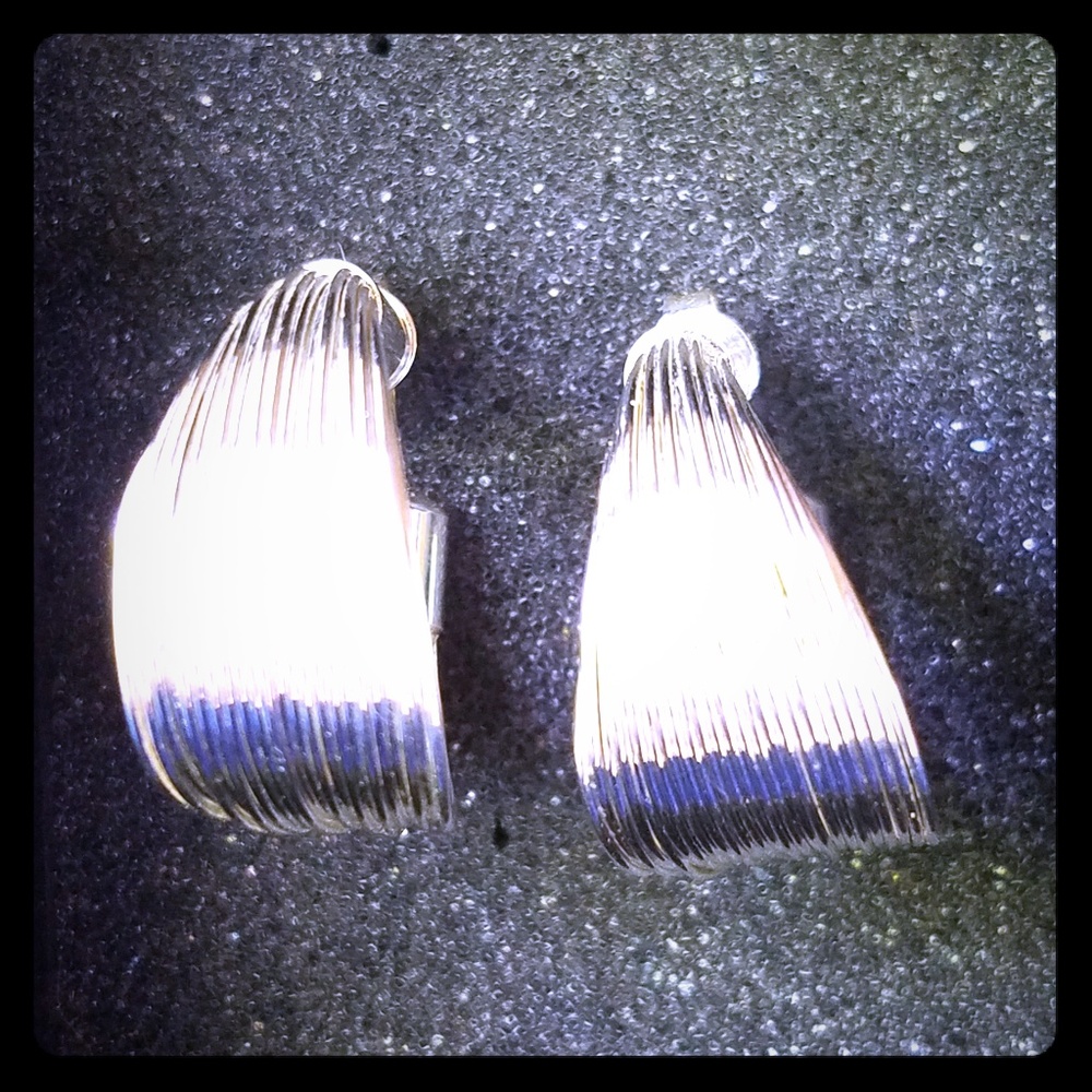 New - Sterlin Silver Wire Hoop Earrings - 925